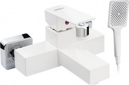 Смеситель для ванны BRIMIX 5573 Смеситель в ванную, короткий излив, шаровый, из высокопрочного пластика АБС, БЕЛЫЙ, поворотный дивертор , квадратный корпус .