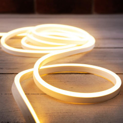 Электрогирлянды NEON-NIGHT (131-008) Гибкий неон NEON-NIGHT SMD (8х16 мм) односторонний теплый белый, 120 LED/м, набор 20 м (с комплектом подключения)